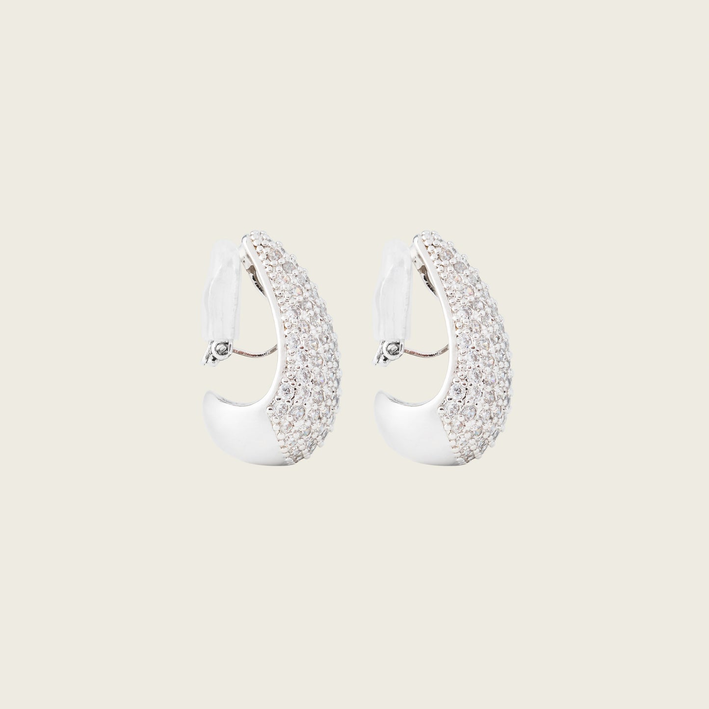 https://cdn.shopify.com/s/files/1/0569/3286/0096/files/AIORI_LilaPave_ClipOnEarring_Silver_2.jpg?v=1770231441