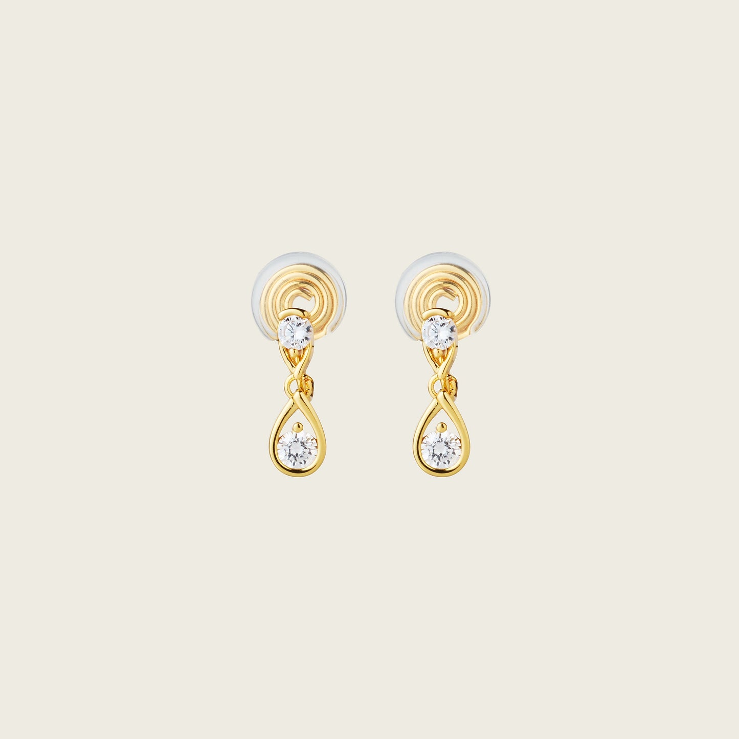 https://cdn.shopify.com/s/files/1/0569/3286/0096/files/AIORI_Naomi_ClipOnearrings_Gold_1.jpg?v=1770215758