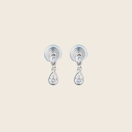 https://cdn.shopify.com/s/files/1/0569/3286/0096/files/AIORI_Naomi_ClipOnearrings_Silver_1.jpg?v=1770215794
